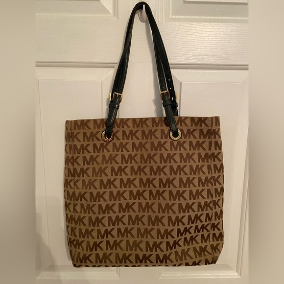 Michael Kors Tote w/ Green Straps - Picture 2 of 12